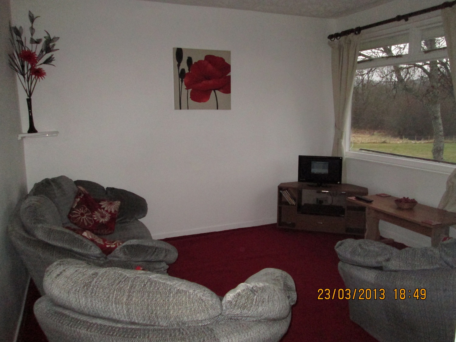 Loch_Ness_Lounge.JPG